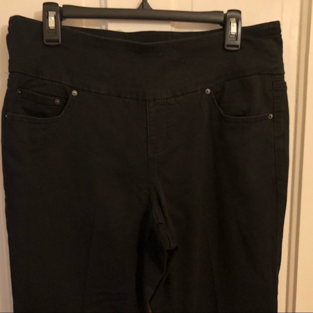 black stretch pull-up jeans- skinny leg